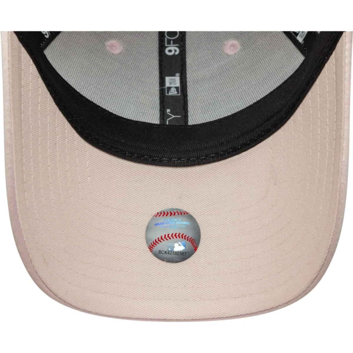 Női sapka NEW ERA 940W MLB Satin 9forty NEYYAN · záber 11