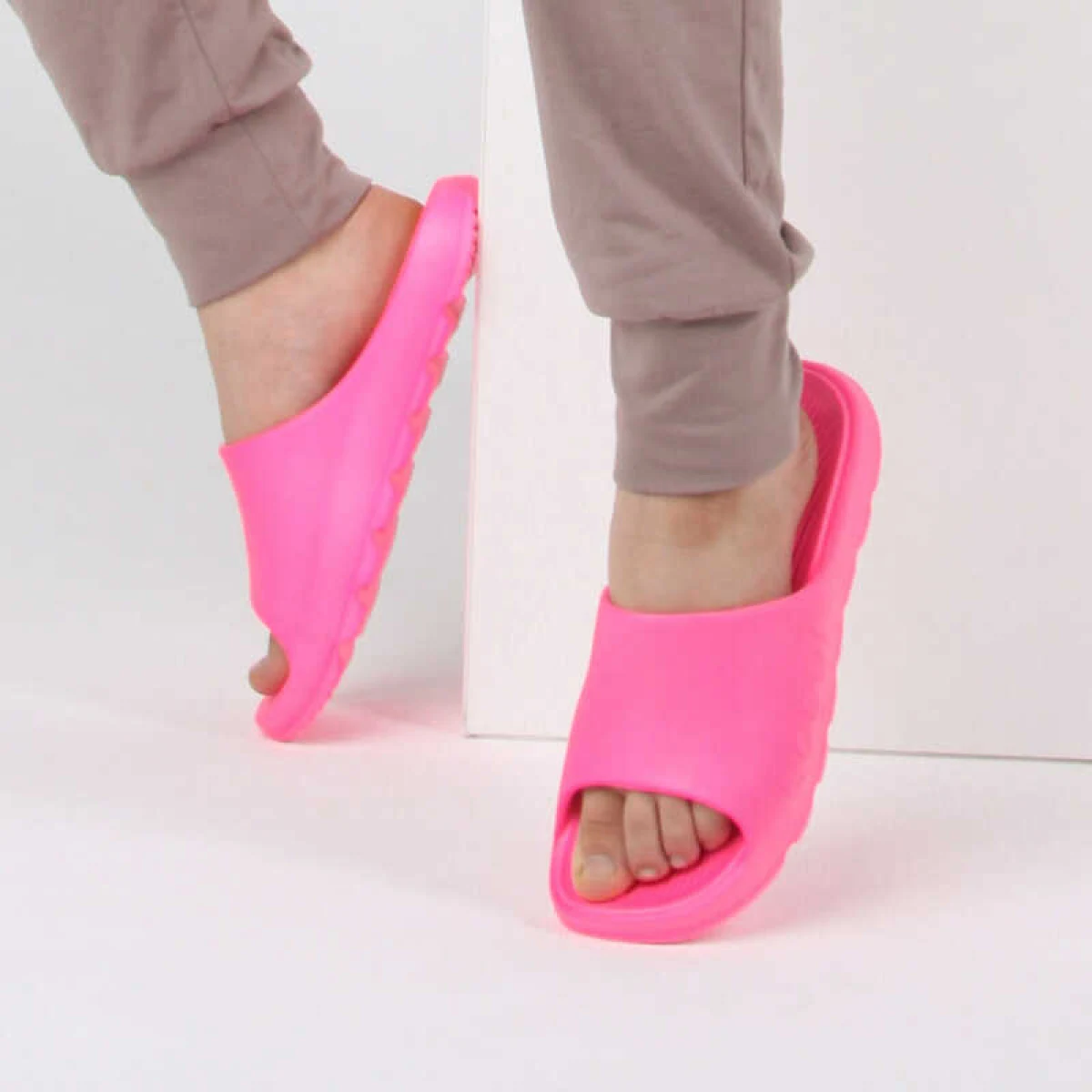 Női papucsok (strandcipők) COQUI Lou W mid. pink neon · záber 5