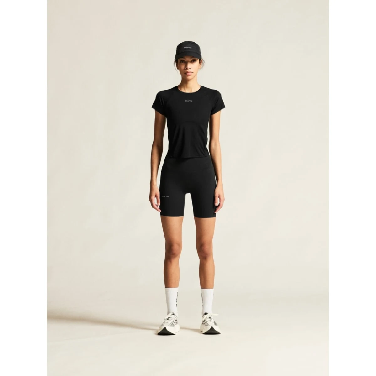 Női rövid ujjú edzőpóló CRAFT Hypervent Cropped Tee W · záber 12