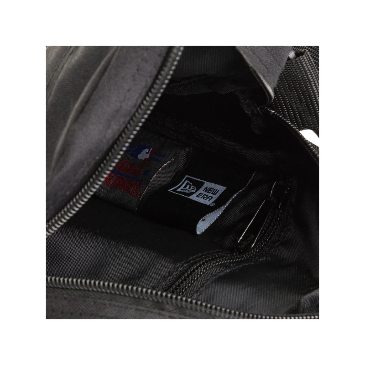 Kis válltáska NEW ERA MLB Side bag NEYYAN - BLKWHI · záber 4