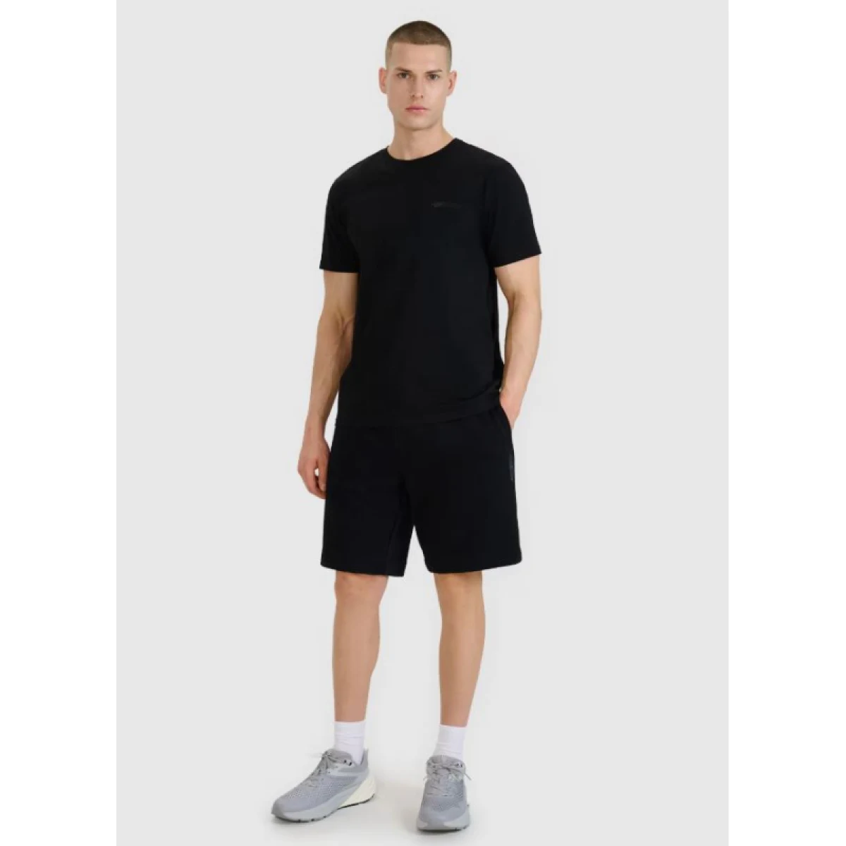 Férfi melegítőnadrág rövidnadrág 4F SHORTS CAS M545-20S-DEEP BLACK · záber 3