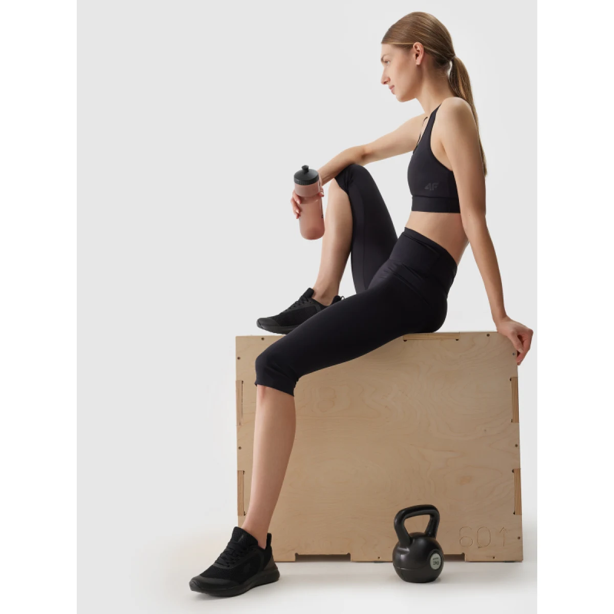 Női 3 4 edzőnadrágok 4F TIGHTS FNK-WSS24TFTIF187-20S-DEEP BLACK · záber 4