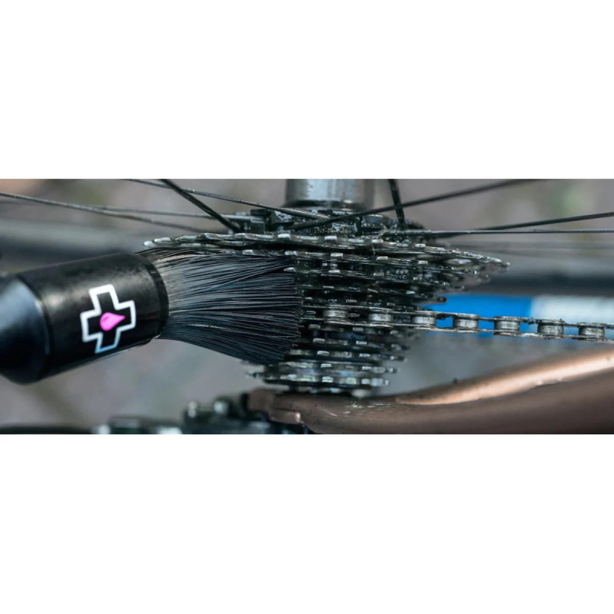 Bicikli karbantartó kefe MUC-OFF Drivetrain Brush · záber 2