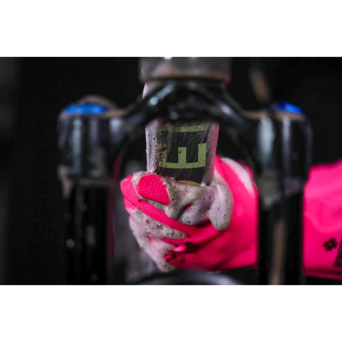 Bicikli karbantartó eszköz MUC-OFF Deep Scruber Gloves Pink L · záber 4