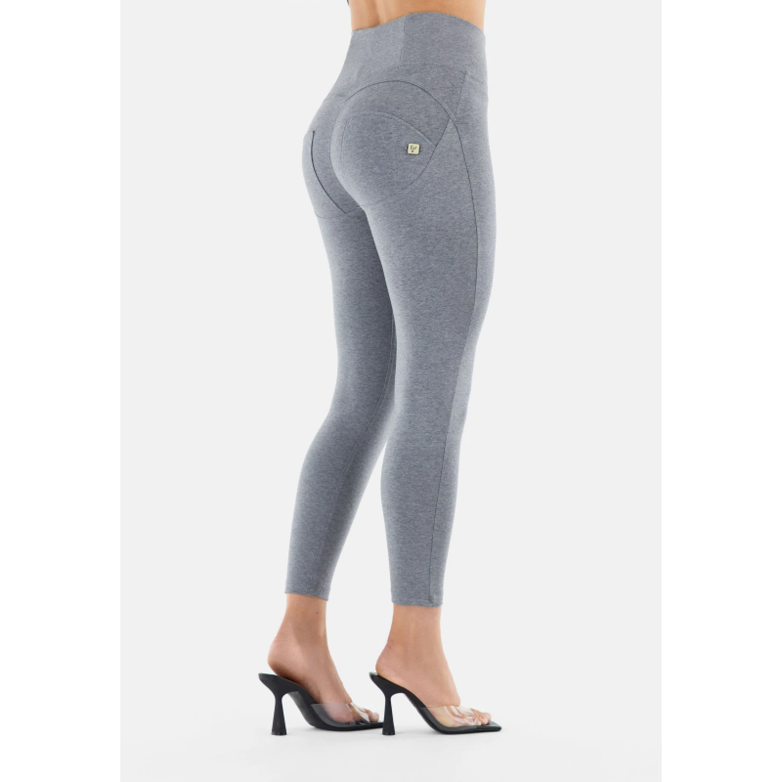 Női jeggings nadrág FREDDY WR.UP® superskinny push up 7 8 trousers with high waist and zip-Black · záber 3