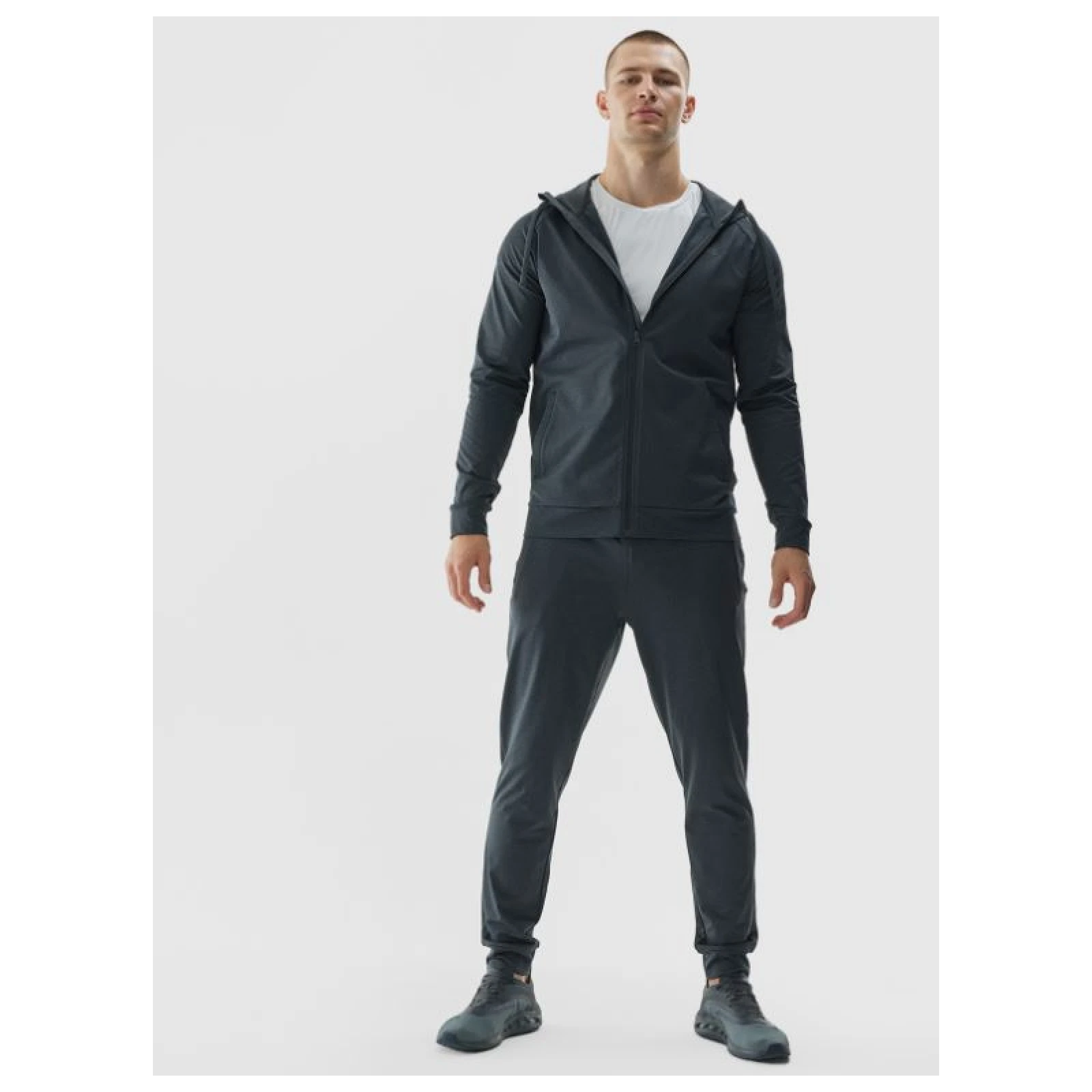 Férfi bélelt melegítőnadrágok 4F TROUSERS FNK-WAW24TFTRM681-22M-ANTHRACITE MELANGE · záber 3