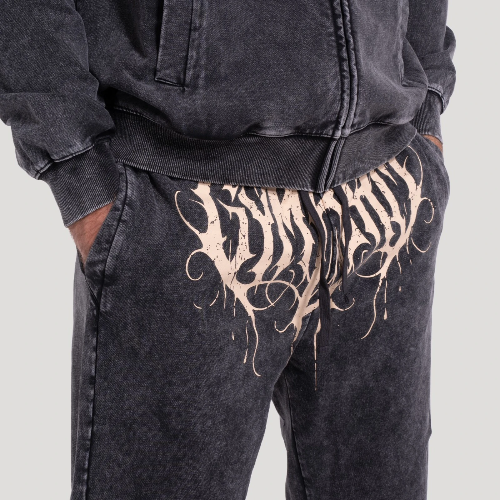 GymBeam Abyss Sweatpants Charcoal · záber 4