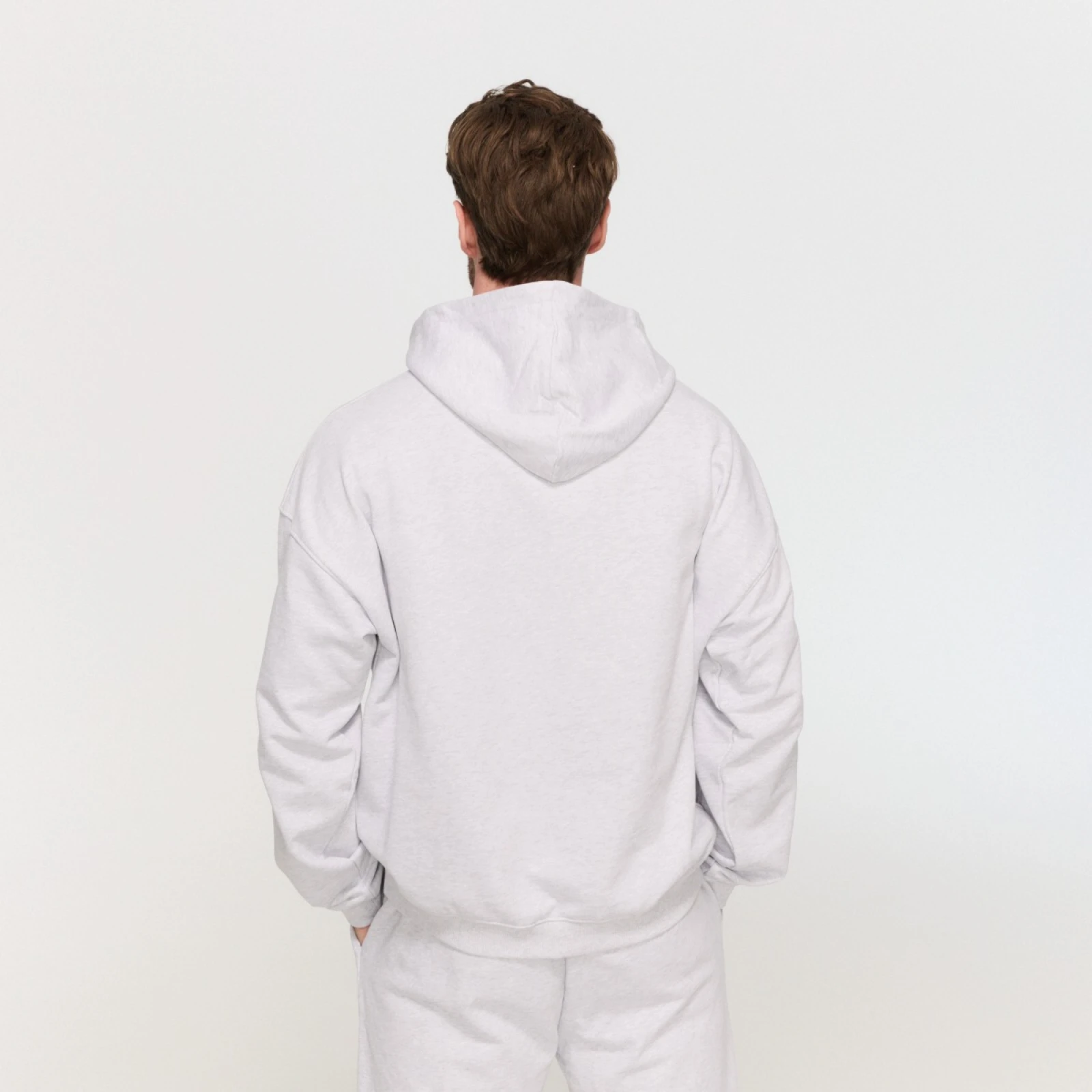 GymBeam Varsity Hoodie Grey · záber 4