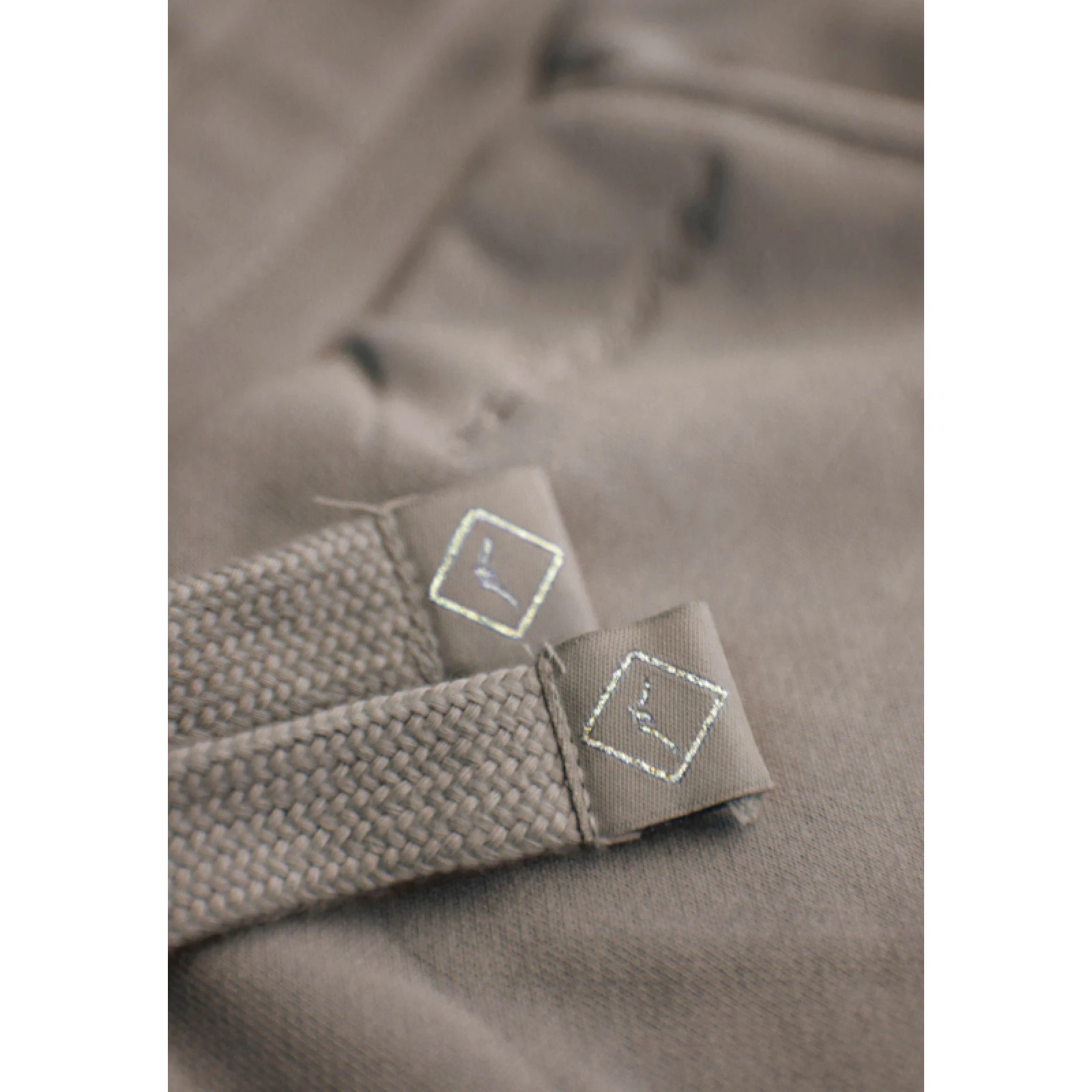Női melegítőnadrágok VOLCANO VENIS-102-BEIGE · záber 3
