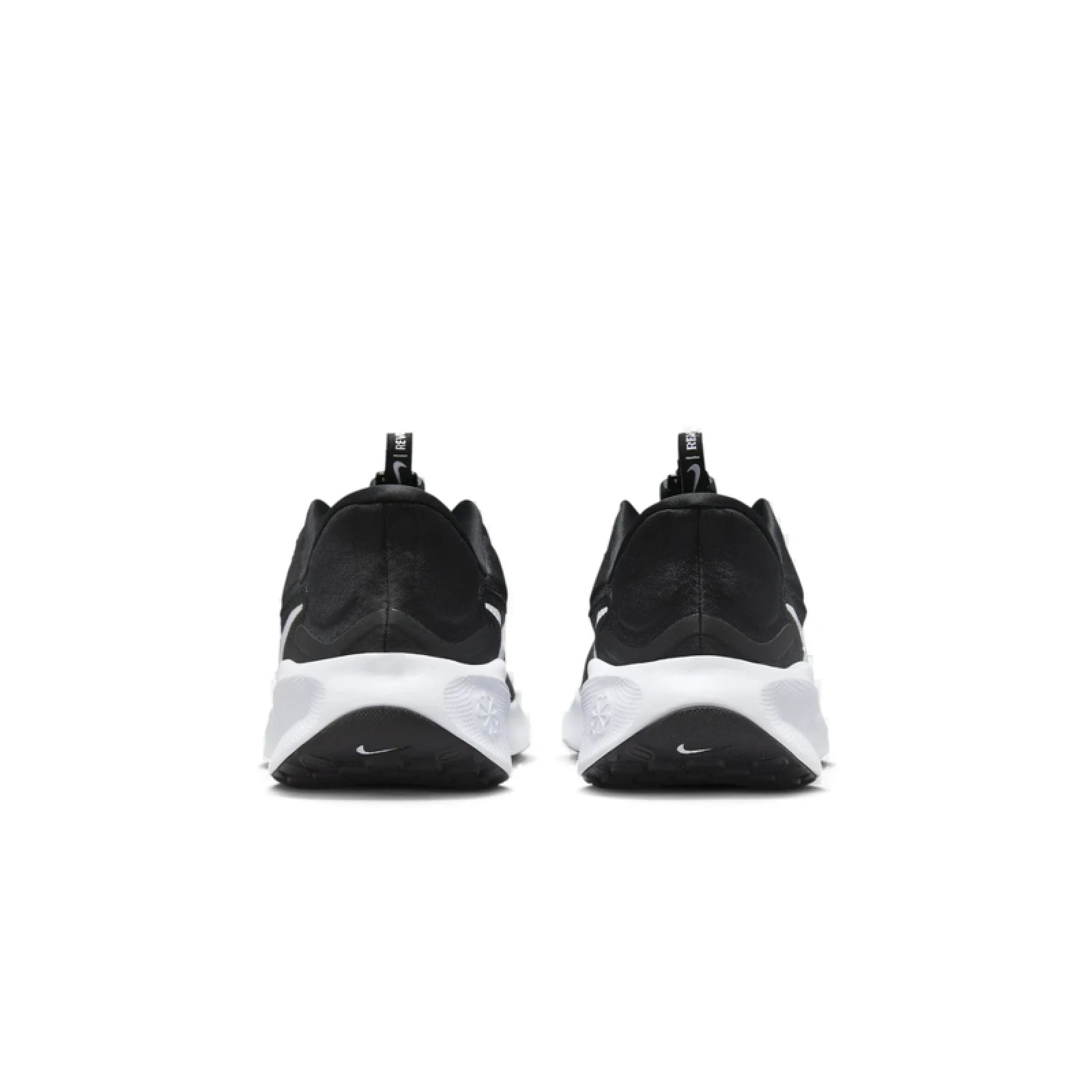 Férfi sportcipők (edzőcipők) NIKE Revolution 7 FlyEase black white · záber 4