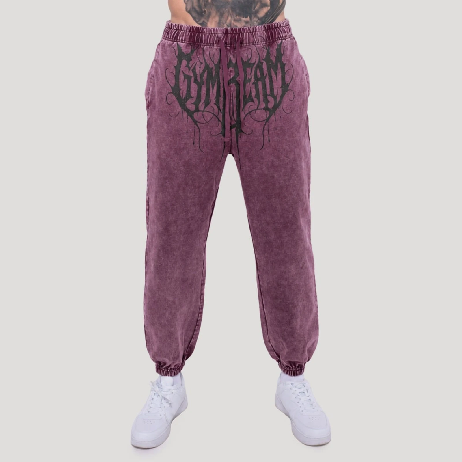 GymBeam Abyss Sweatpants Raisin · záber 1