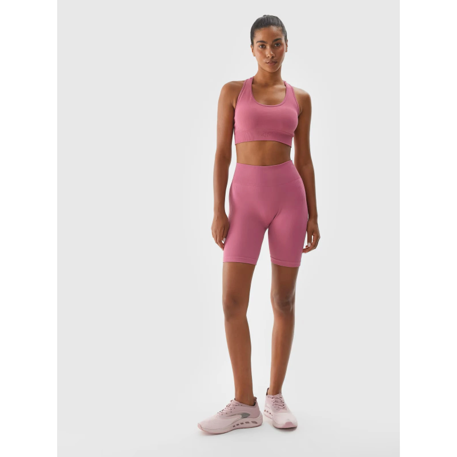Női edzőnadrágok 4F SHORTS FNK-WAW24TFSHF710-53S-DARK PINK · záber 4