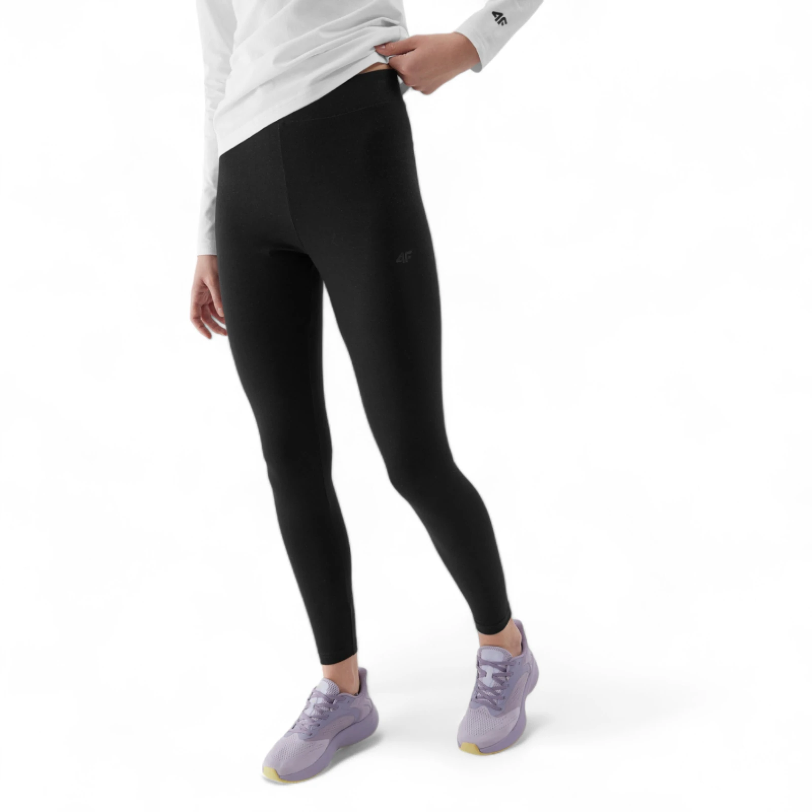 Női leggings 4F TIGHTS-WSS24TTIGF137-20S-DEEP BLACK · záber 4