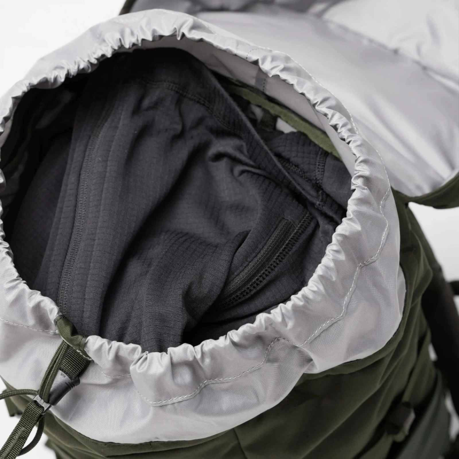 Hátizsák FJALLRAVEN Skule Top 26 - deep forest · záber 5