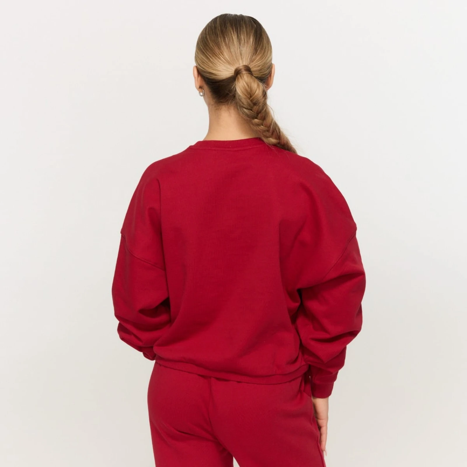 GymBeam Women‘s Varsity Sweatshirt Red · záber 4