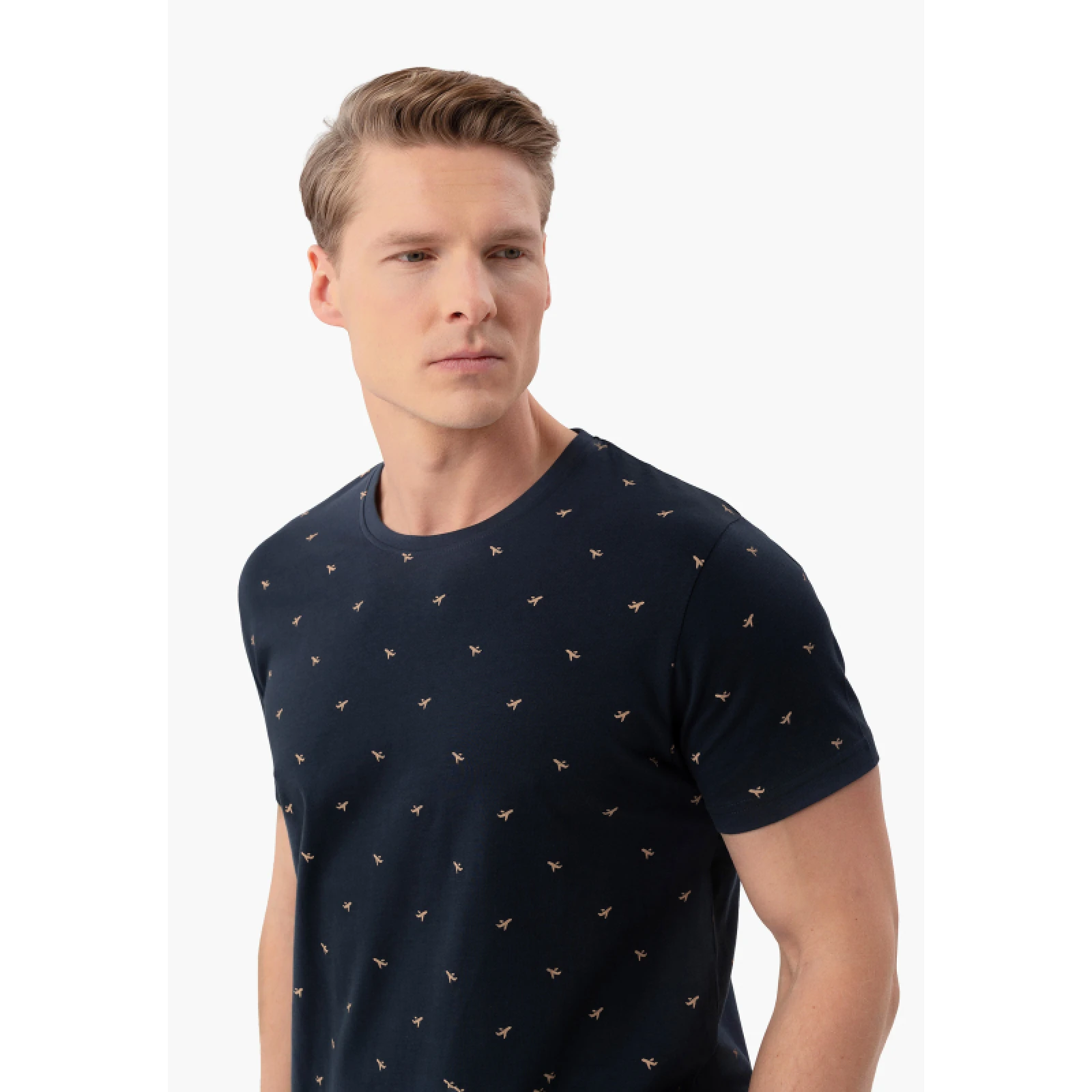 Férfi rövid ujjú póló VOLCANO TM-LEIF-NAVY · záber 2