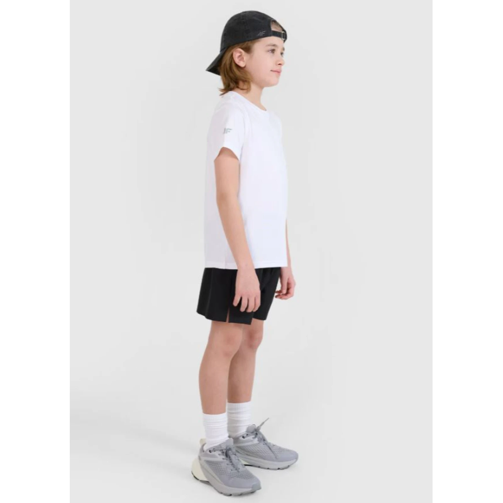 Fiú sportos szett 4F JUNIOR APPAREL SET M025-20S-DEEP BLACK · záber 5