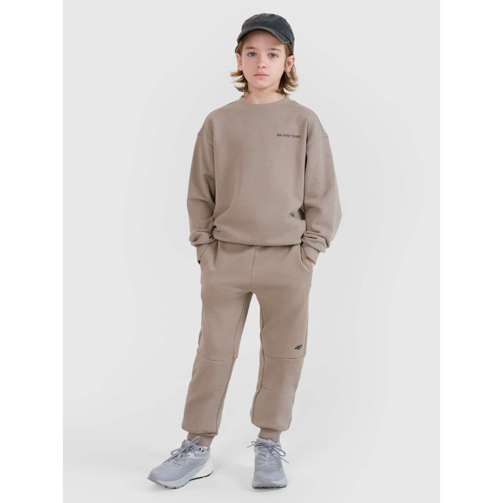 Fiú kapucnis pulóver 4F JUNIOR SWEATSHIRT-JWSS25TSWSM1713-83S-BEIGE - Pohlavie: Gyerek · záber 4