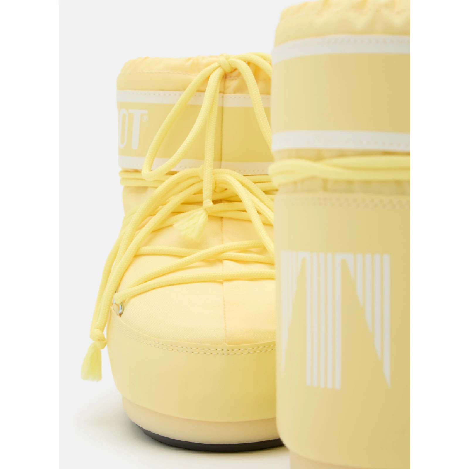 Női alacsony téli cipők MOON BOOT MB ICON LOW NYLON B021 LIGHT YELLOW · záber 5