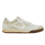 Nike Gato IC - 44 · záber 1
