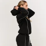 GymBeam Women‘s Varsity Hoodie Black · záber 3