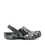 Fiú kroksik (szabadidőcipő) CROCS Classic Camo Clog K black grey · záber 1