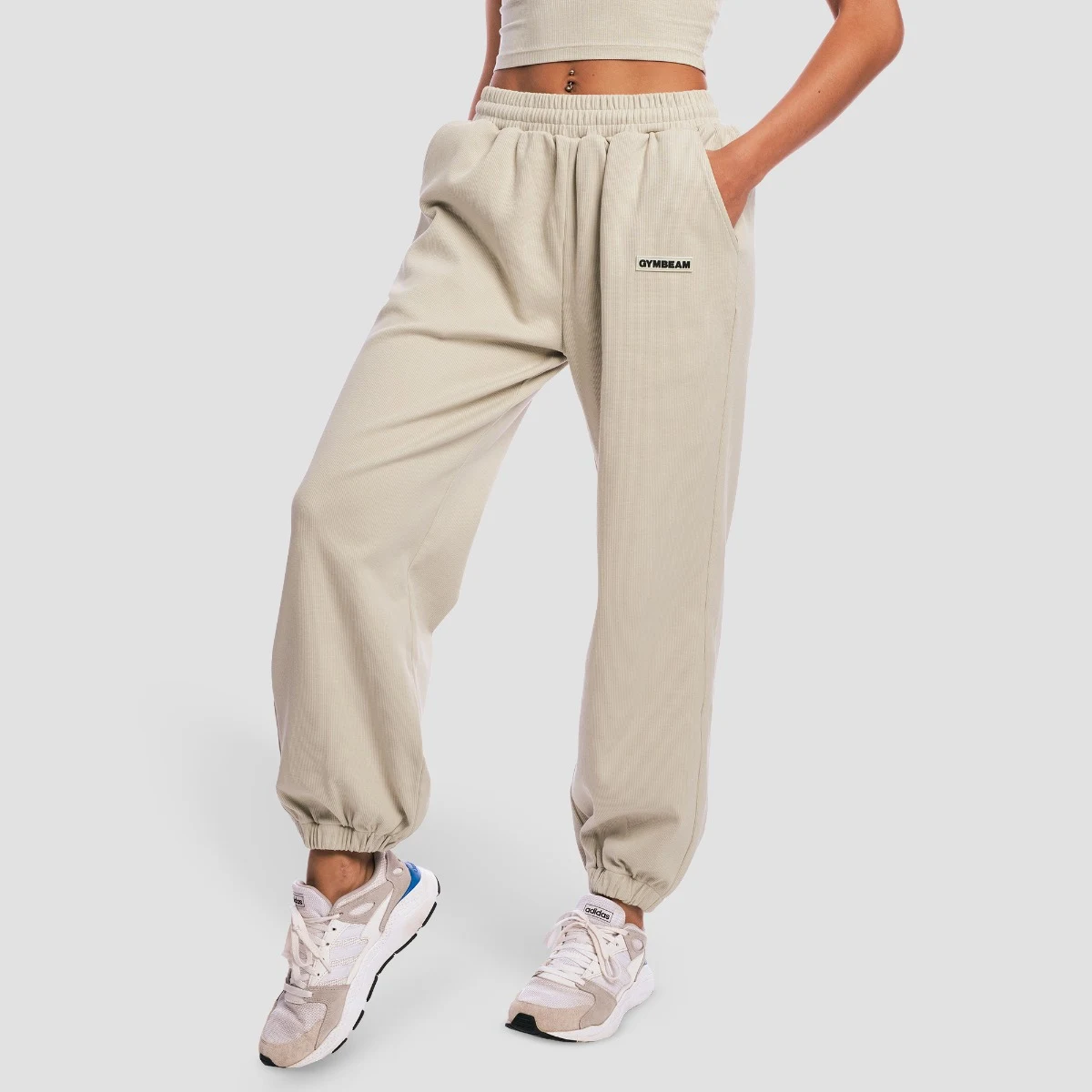 GymBeam Women‘s Aura Joggers Grey - Rozmiar: XL | Kolor: Szary | Waga: 0,67 g | Opakowanie: 20 · záber 5