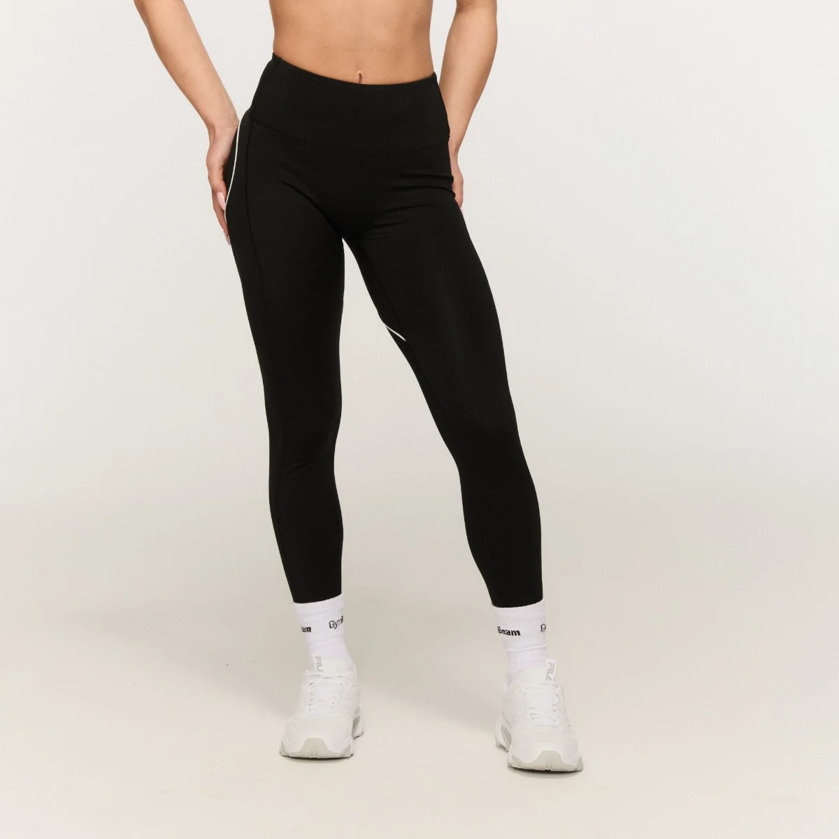 GymBeam Women‘s Varsity Leggings Black - Rozmiar: M | Kolor: Czarny | Waga: 0,185 g | Opakowanie: 95 · záber 3