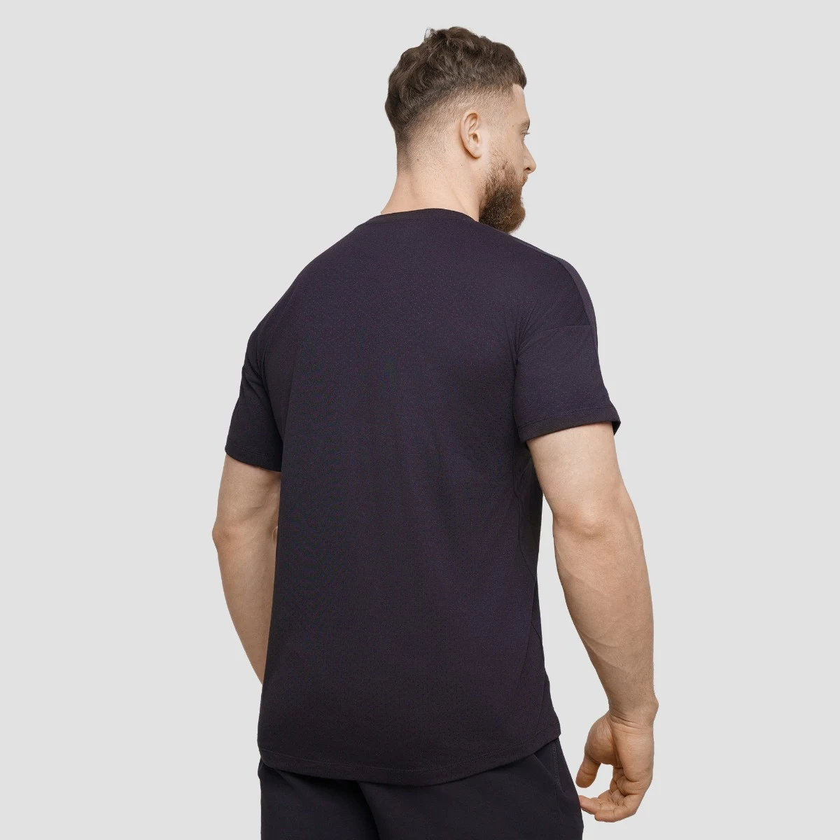 GymBeam Agile T-shirt Onyx - Rozmiar: XL | Kolor: Czarny | Waga: 0,18 g | Opakowanie: 40 · záber 3