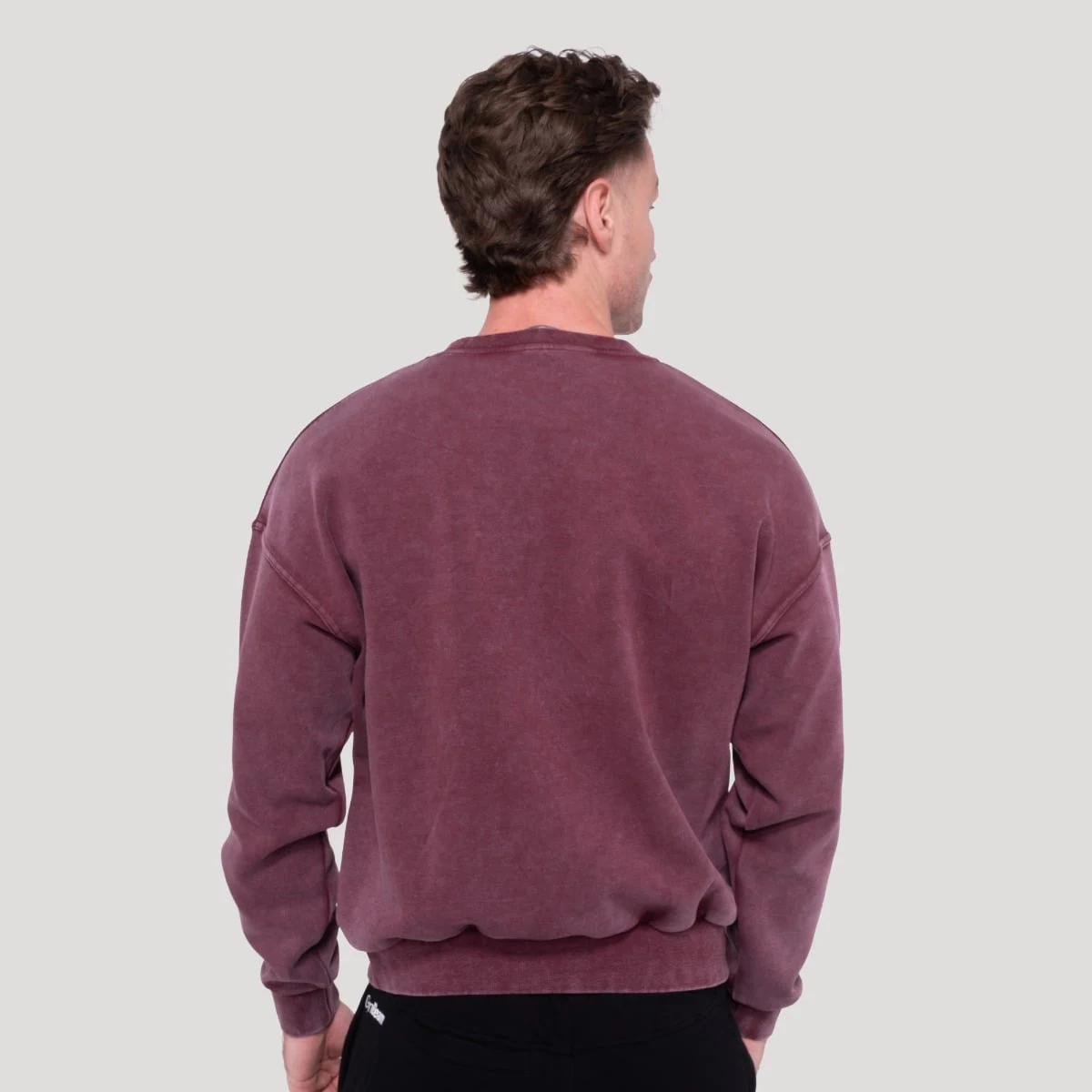 GymBeam Spike Sweatshirt Burgundy - Rozmiar: XXL | Kolor: Czerwony | Waga: 0,63 g | Opakowanie: 29 · záber 4