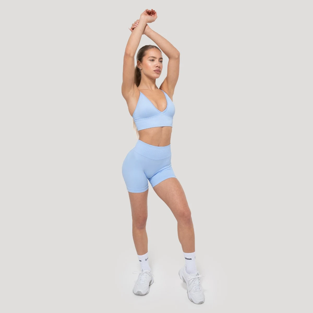 GymBeam Luma Sports Bra Baby Blue - Rozmiar: XL | Kolor: Niebieski | Waga: 0,126 g | Opakowanie: 108 · záber 5