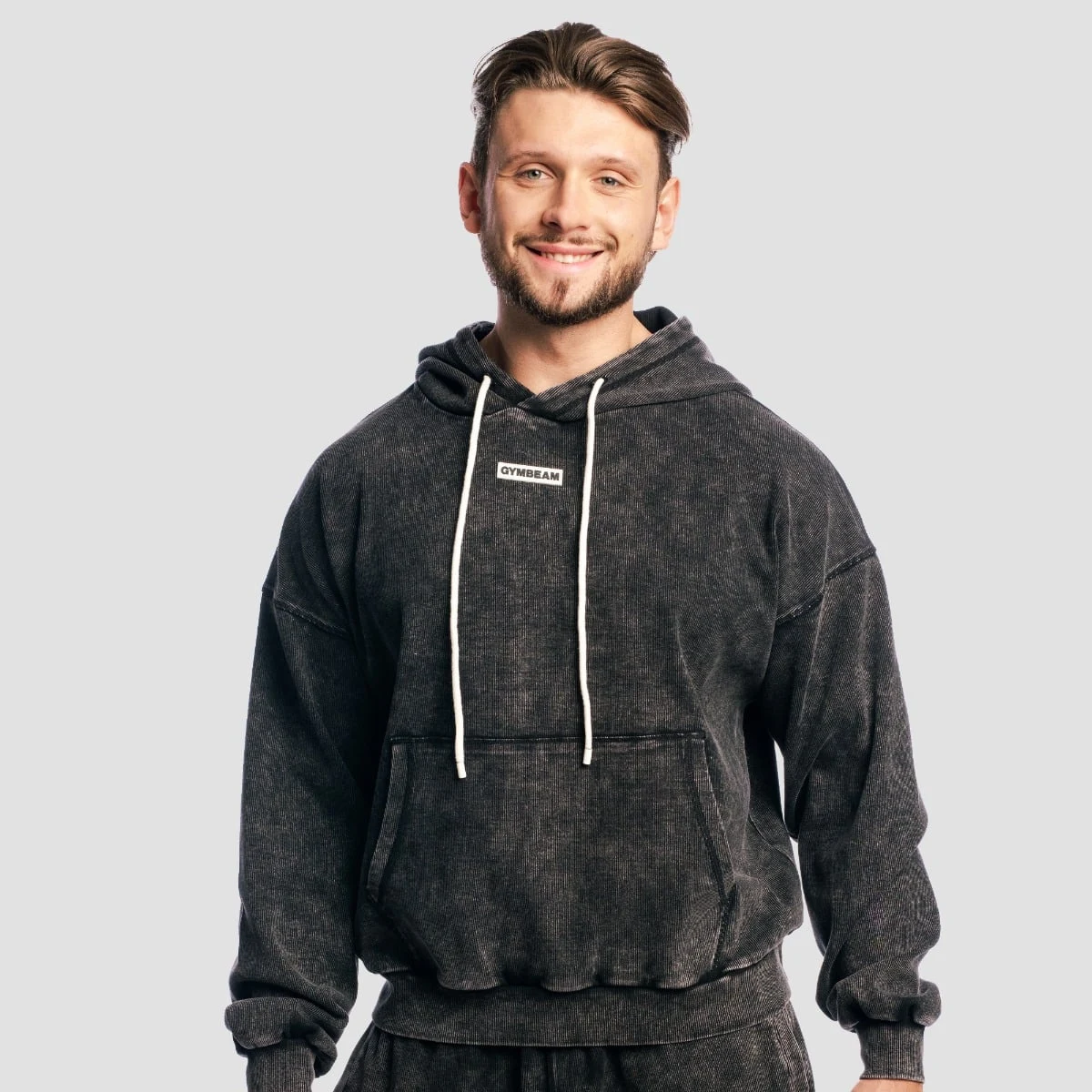 GymBeam Aura Hoodie Washed Black - Kolor: Czarny | Waga: 1,04 g | Opakowanie: 15 · záber 1