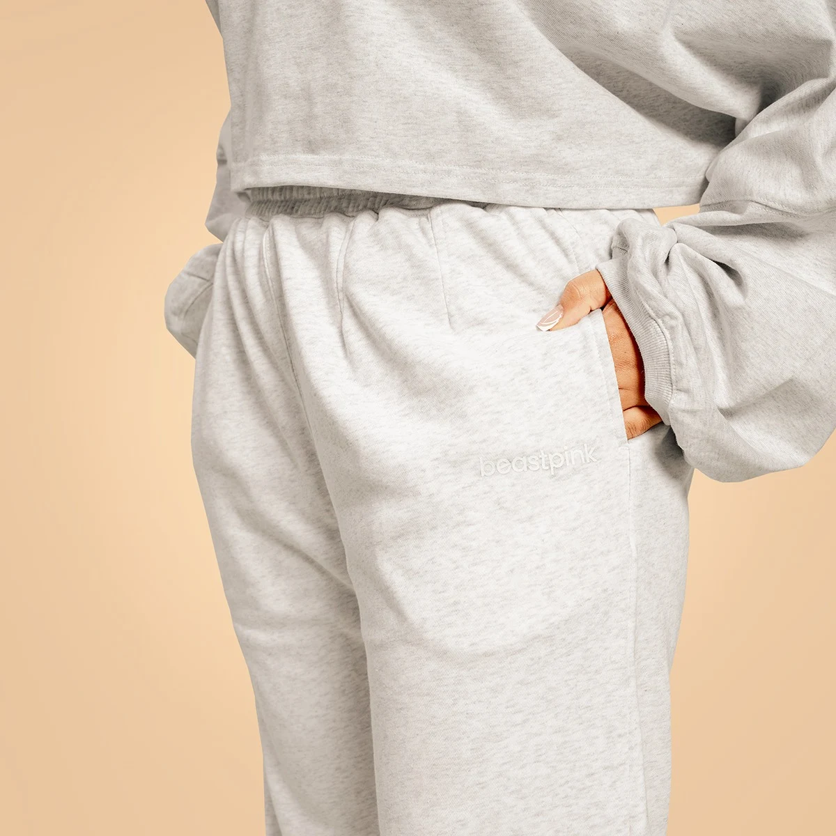 BeastPink Women‘s Bliss Joggers Grey · záber 2