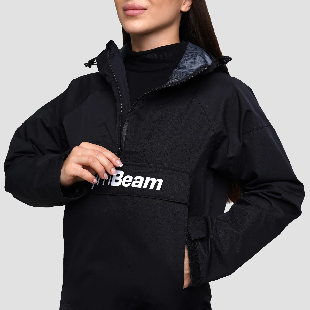 GymBeam Women‘s Rain Smock Jacket Black - Rozmiar: XL | Kolor: Czarny | Waga: 0,37 g | Opakowanie: 20 · záber 2