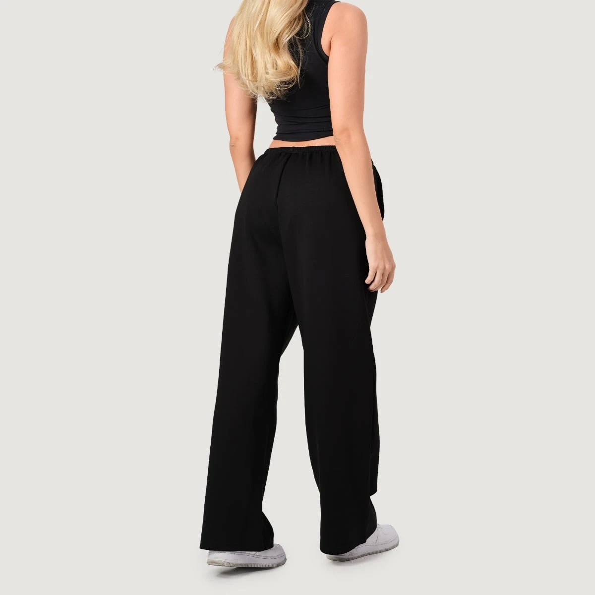 GymBeam Women‘s NEO Joggers Black - Rozmiar: XL | Kolor: Czarny | Waga: 0,624 g | Opakowanie: 34 · záber 4