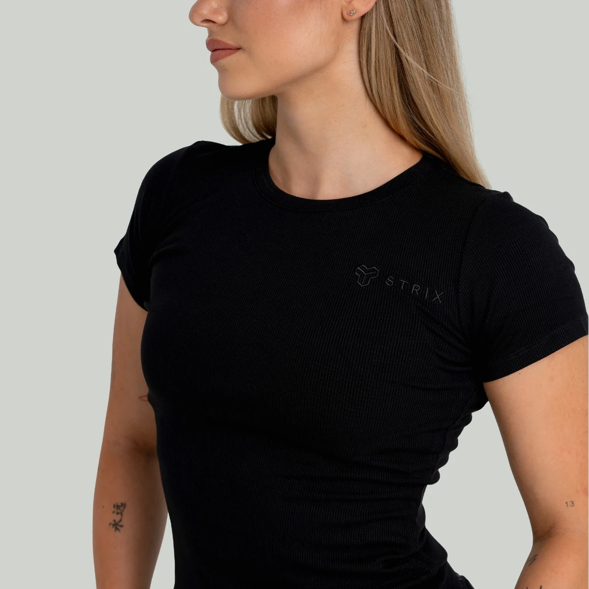 STRIX Women‘s Ribbed Tee Black - Rozmiar: XS | Kolor: Czarny | Waga: 0,16 g | Opakowanie: 88 · záber 2
