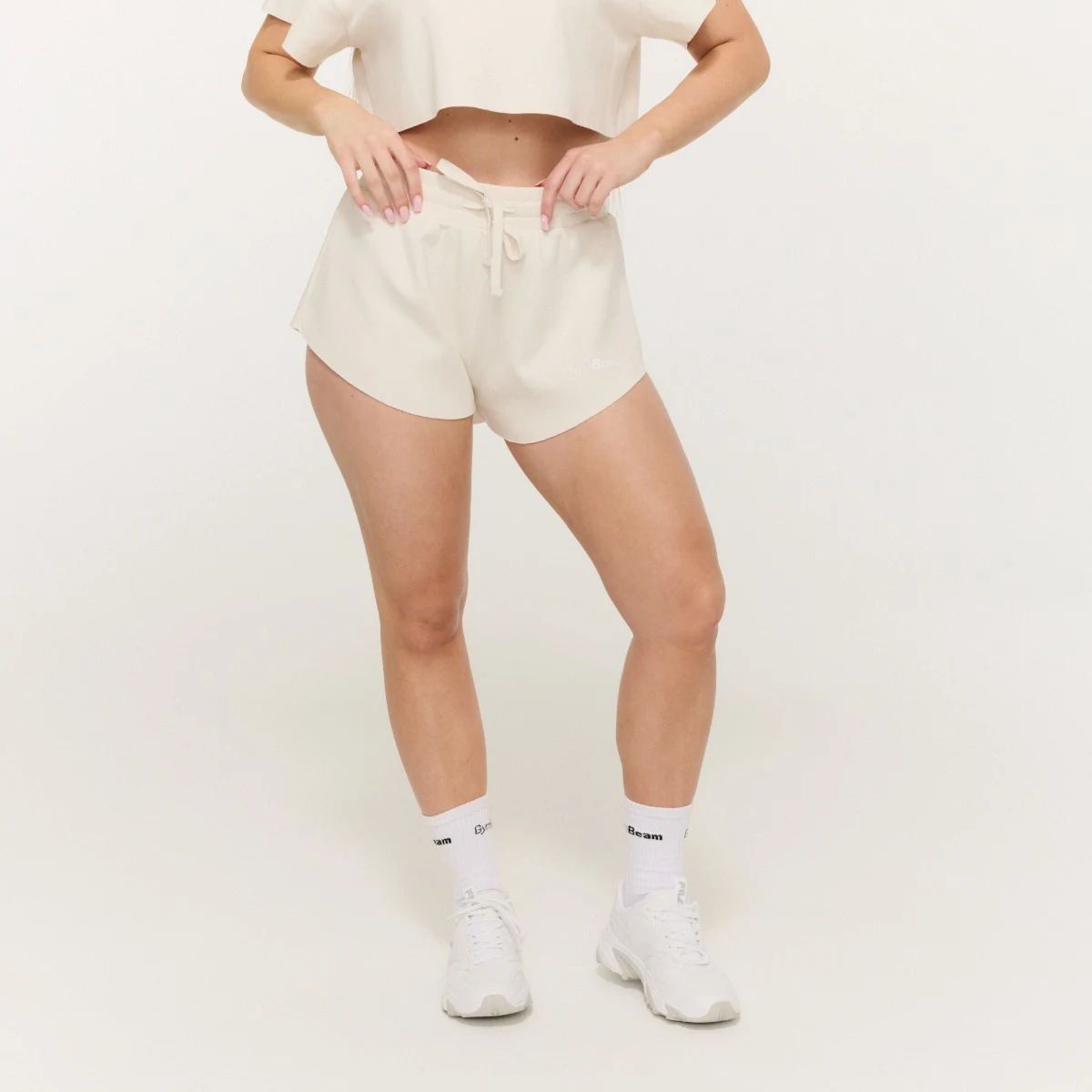 GymBeam Women‘s Relay Shorts Pearl - Rozmiar: L | Kolor: Béžová | Waga: 0,1915 g | Opakowanie: 100 · záber 2