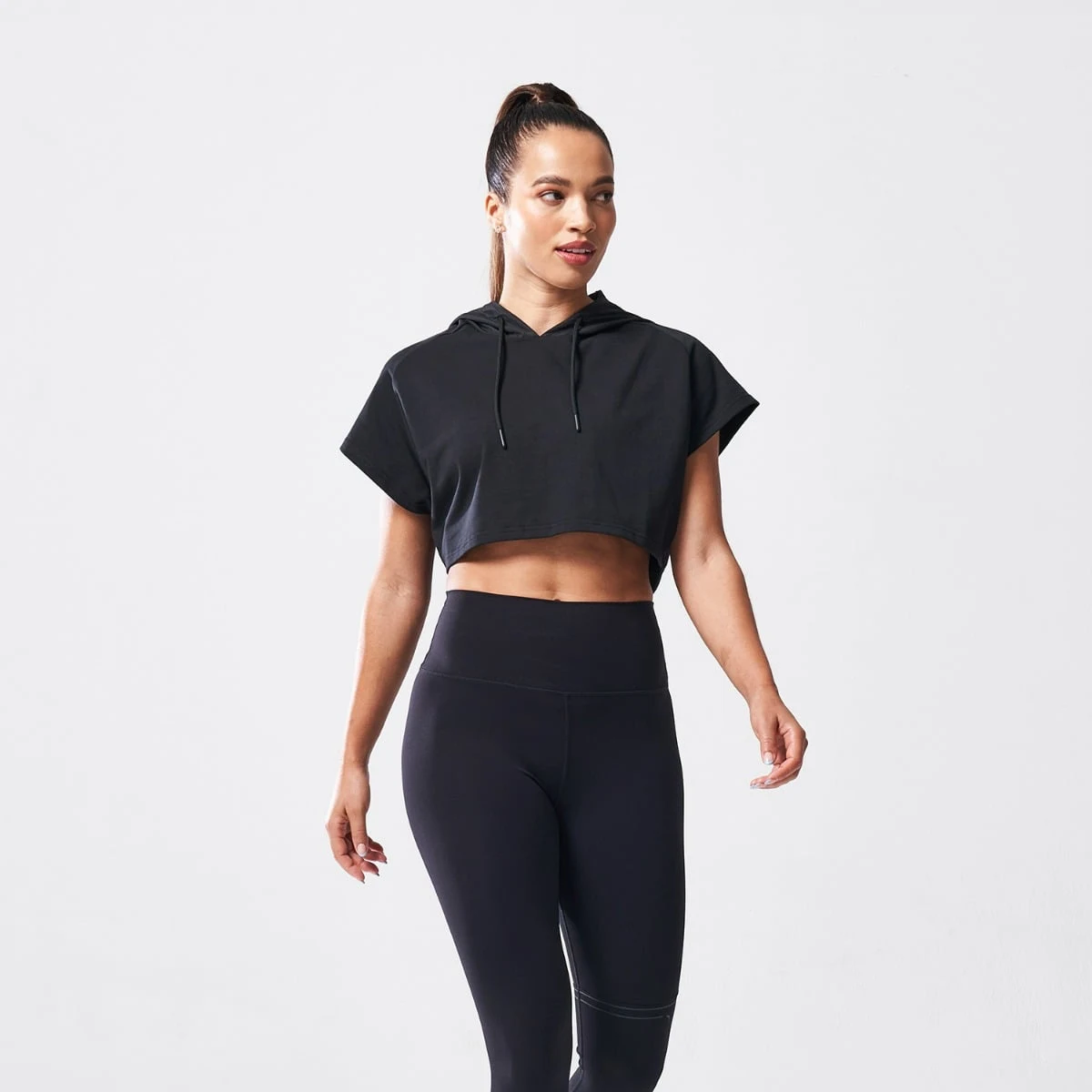 SQUATWOLF Women‘s T-shirt Vented Crop Hoodie Black - Rozmiar: M | Kolor: Czarny | Waga: 0,25 g | Opakowanie: 100 · záber 1