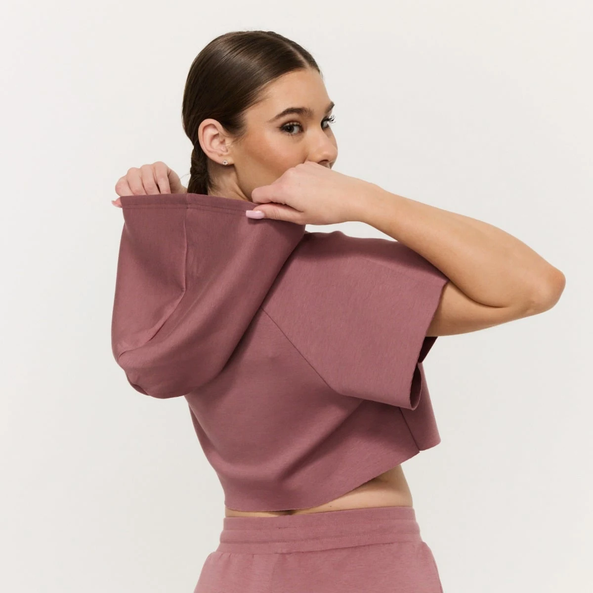 GymBeam Women‘s Relay Cropped Hoodie Haze - Rozmiar: M | Kolor: Różowy | Waga: 0,3466 g | Opakowanie: 55 · záber 4