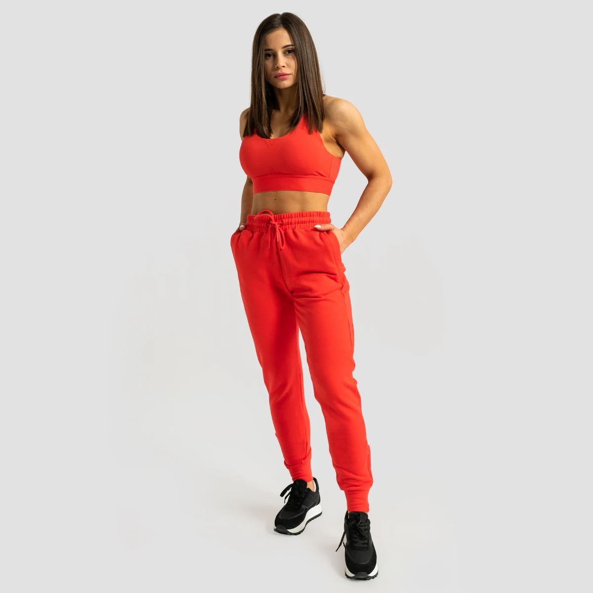 GymBeam Women‘s Limitless Joggers Hot Red - Rozmiar: XXL | Kolor: Czerwony | Waga: 0,615 g | Opakowanie: 36 · záber 4