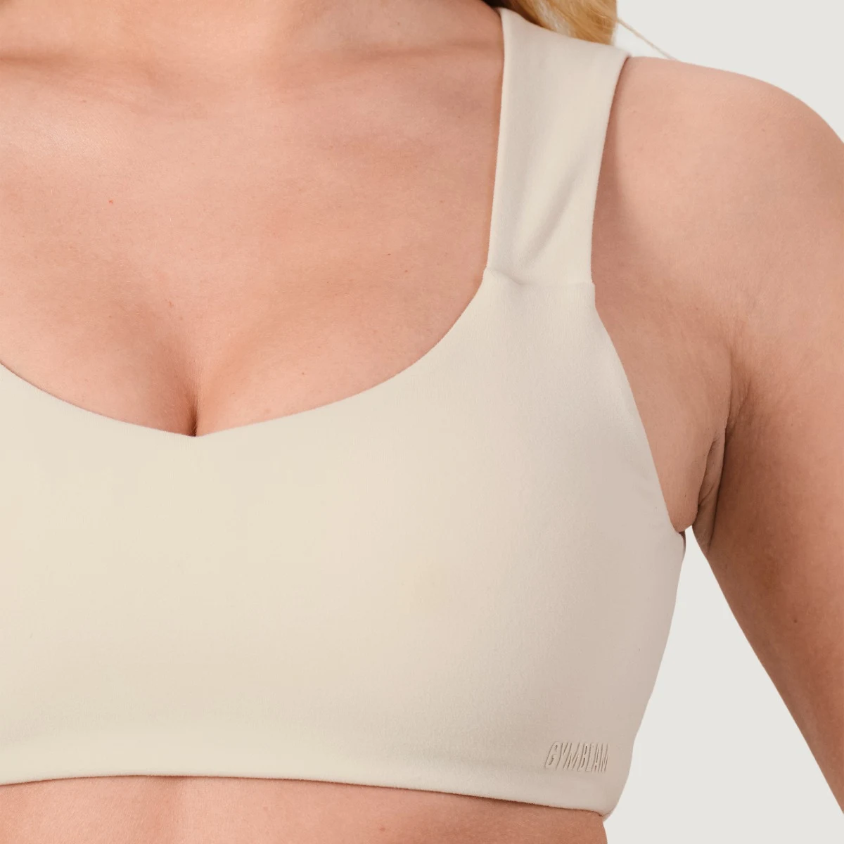GymBeam NEO Sports Bra Almond - Rozmiar: XS | Kolor: Béžová | Waga: 0,09 g | Opakowanie: 120 · záber 2