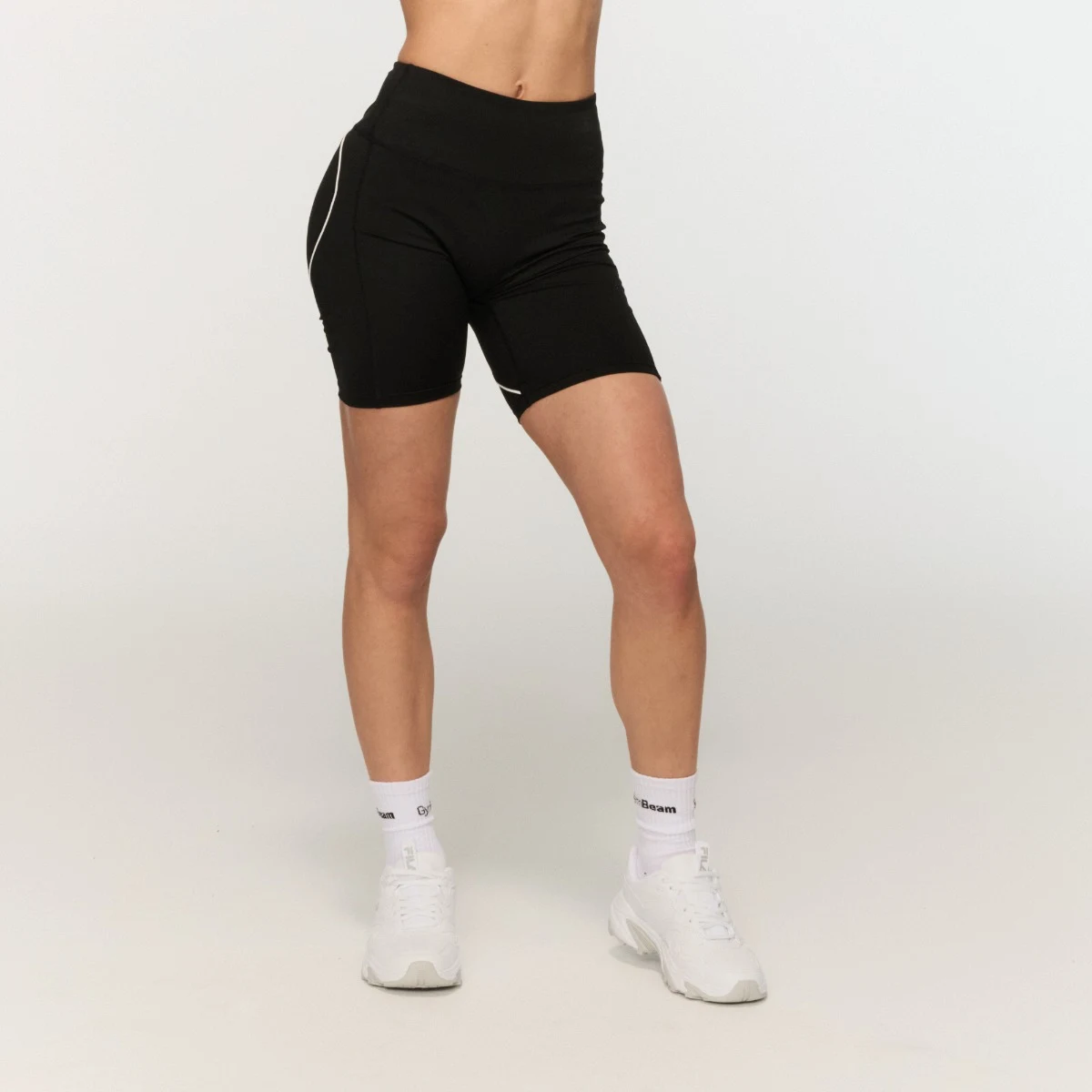 GymBeam Women‘s Varsity Shorts Black - Rozmiar: XS | Kolor: Czarny | Waga: 0,1 g | Opakowanie: 150 · záber 3