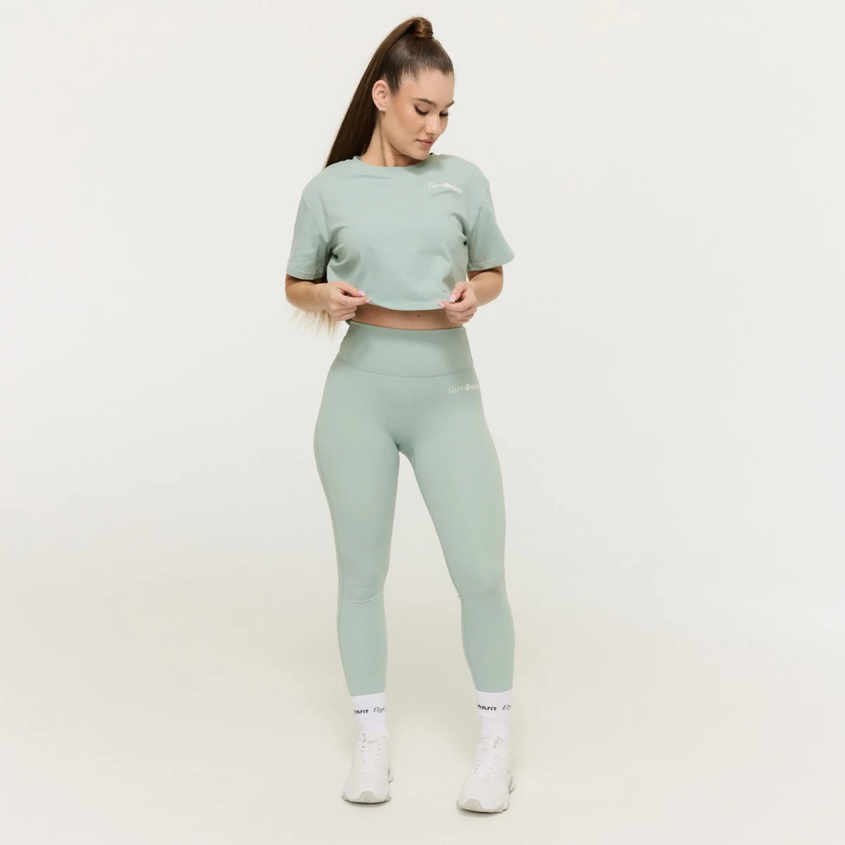 GymBeam Women‘s Limitless Cropped T-shirt Eucalypt - Rozmiar: XL | Kolor: Zielony | Waga: 0,14 g | Opakowanie: 120 · záber 5