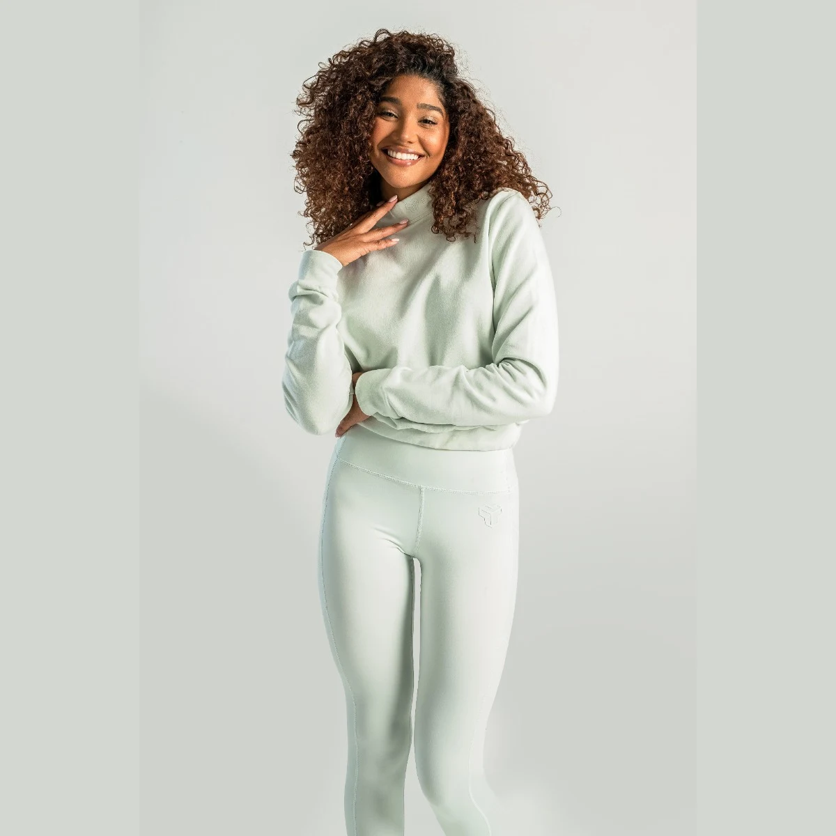 STRIX Sweter damski z wysokim kołnierzem Essential moon grey - Rozmiar: L | Kolor: Szary | Waga: 0,47 g · záber 5