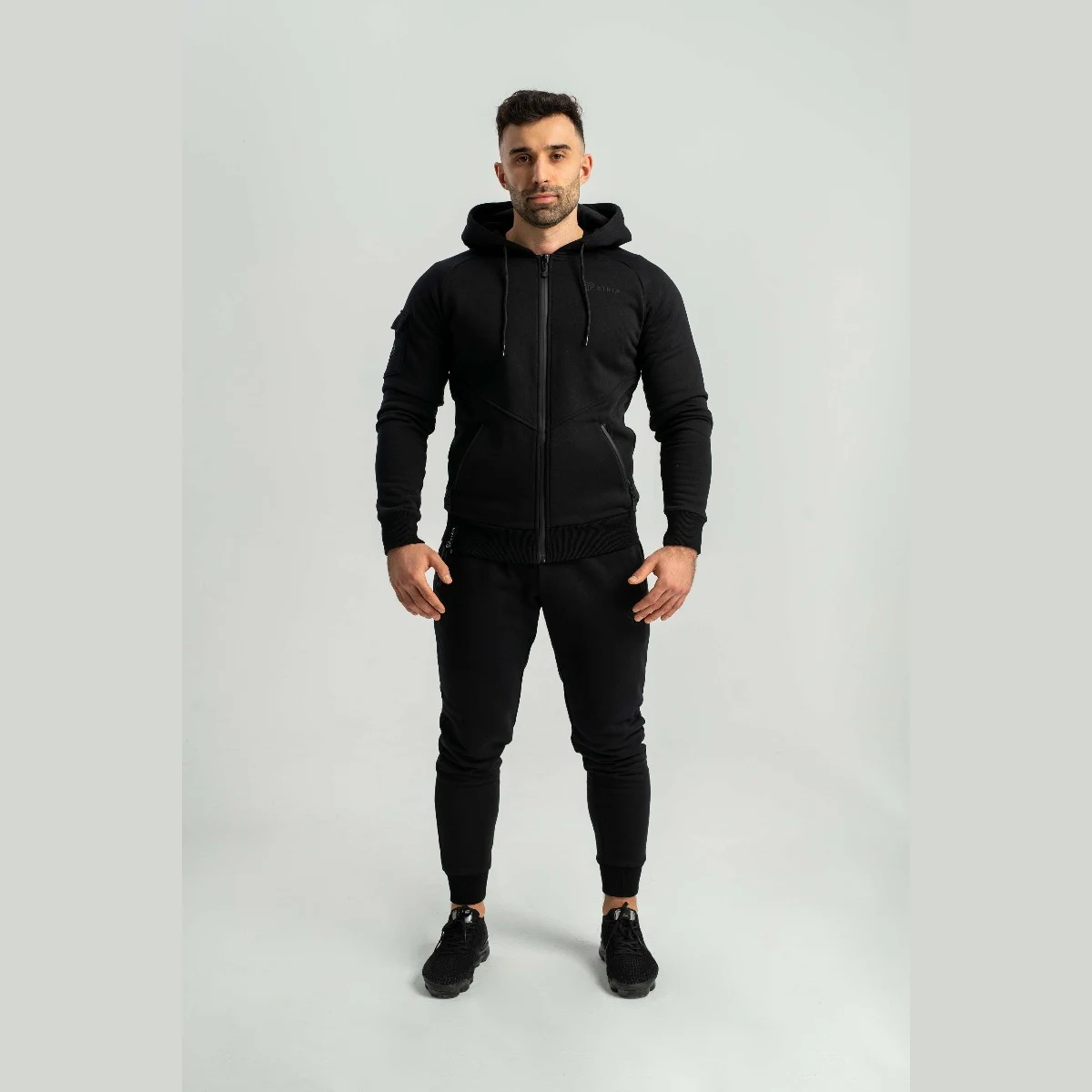 STRIX Joggery Nova Black · záber 4