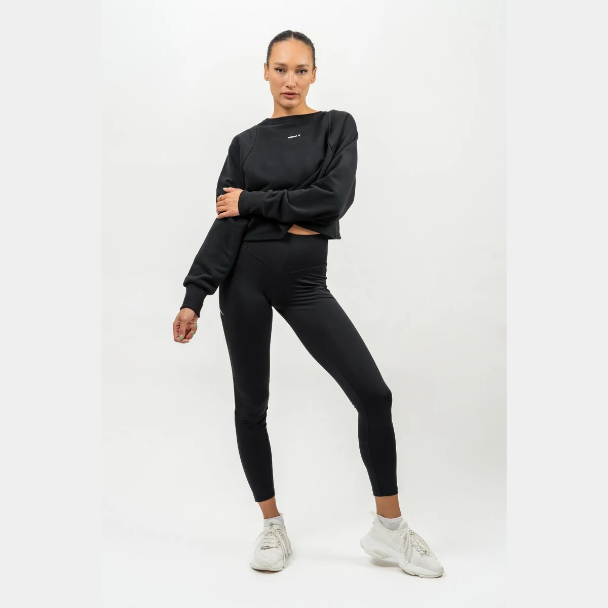 NEBBIA Crop Sweatshirt Gym Spirit Black - Rozmiar: XS | Kolor: Czarny | Waga: 0,35 g | Opakowanie: 35 · záber 2