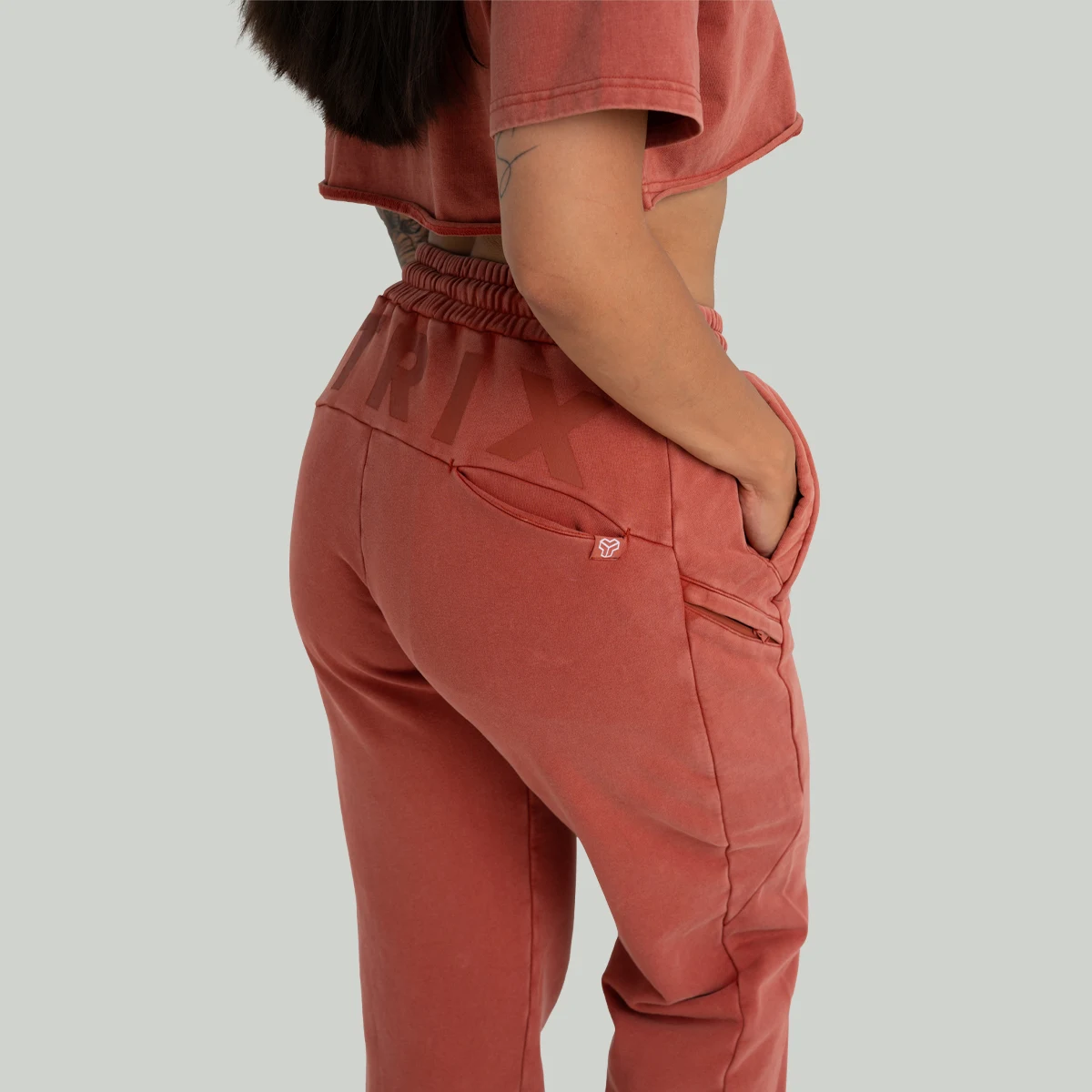 STRIX Women‘s Joggers Washed Terra · záber 2