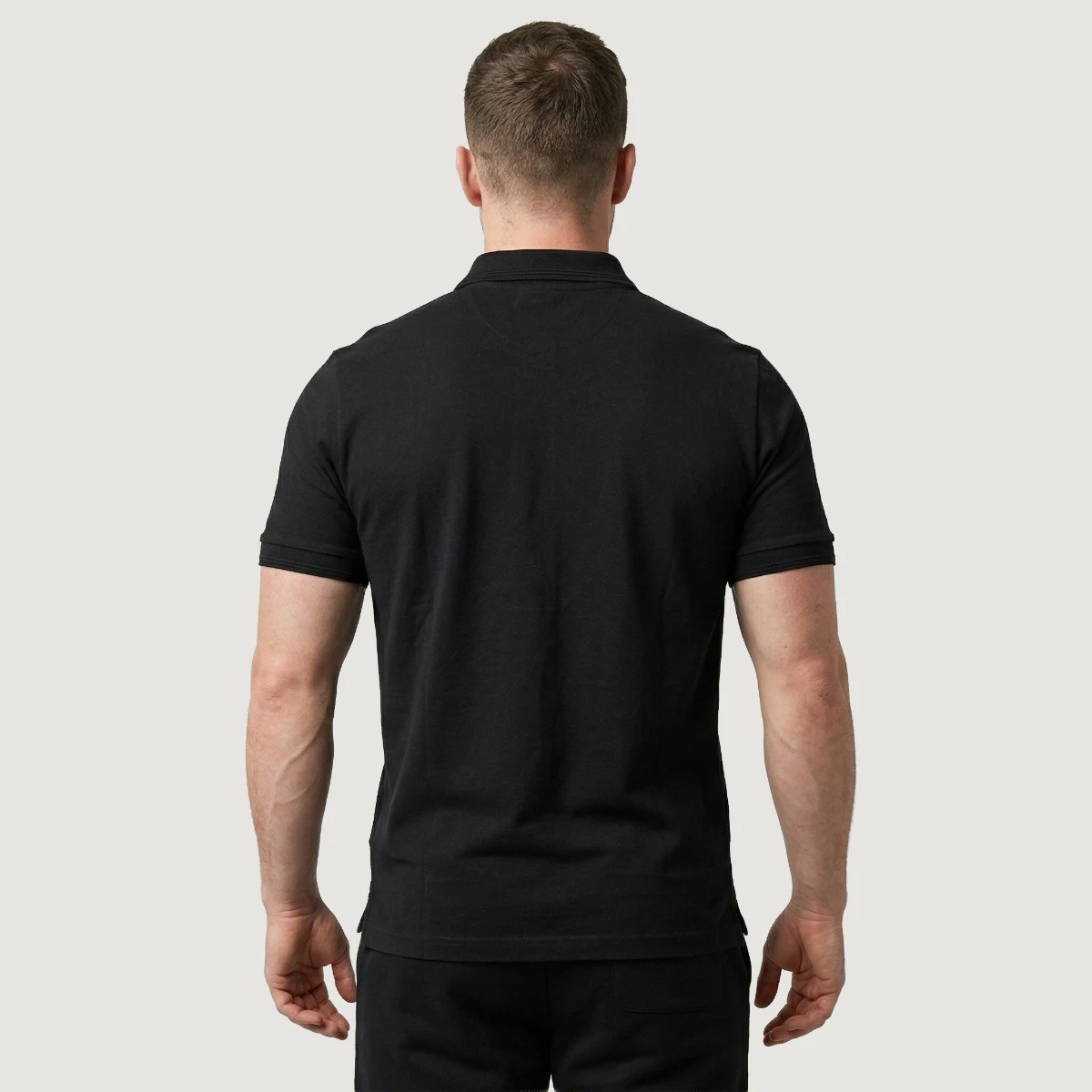GymBeam Polo Shirt Black - Rozmiar: S | Kolor: Czarny | Waga: 1 g · záber 2