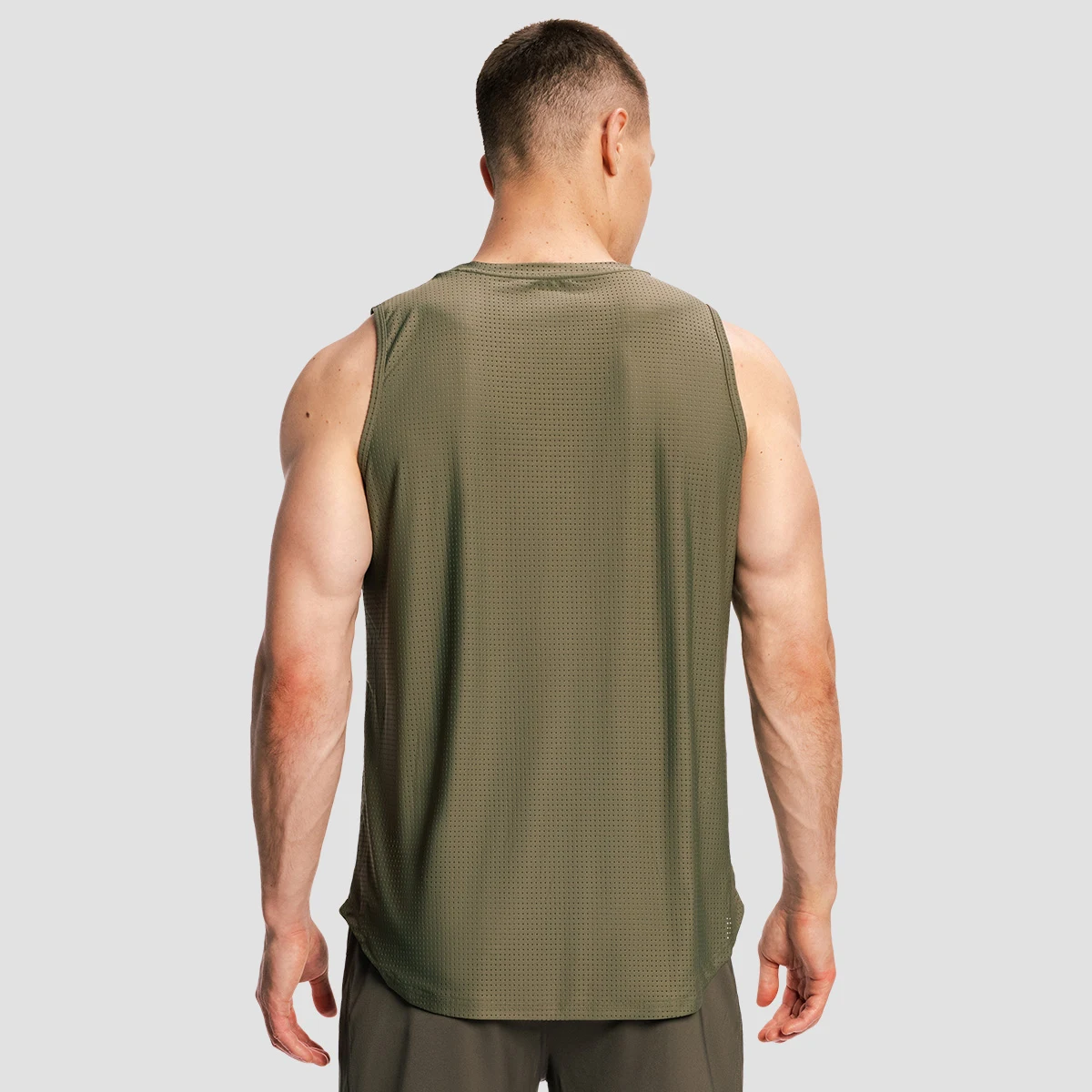 GymBeam Men‘s Combat Tank Top Olive Grey - Rozmiar: XXL | Kolor: Szary | Waga: 0,208 g | Opakowanie: 95 · záber 3