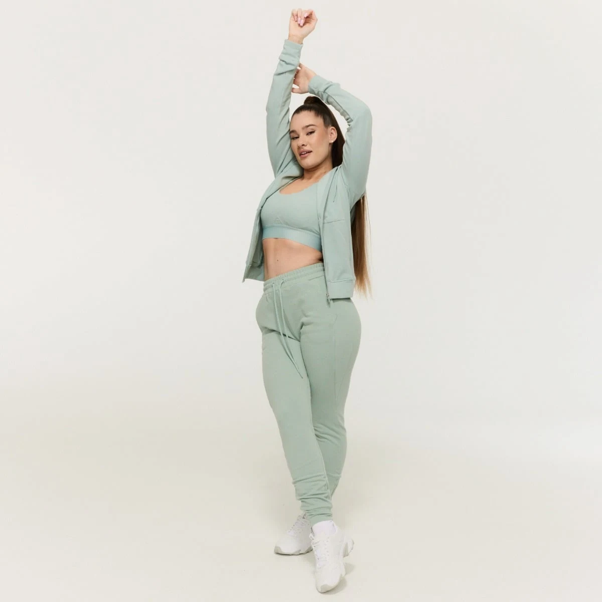 GymBeam Women‘s Limitless Joggers Eucalypt - Rozmiar: XL | Kolor: zelená | Grupa wiekowa: Dorośli | Płeć: Damskie · záber 5